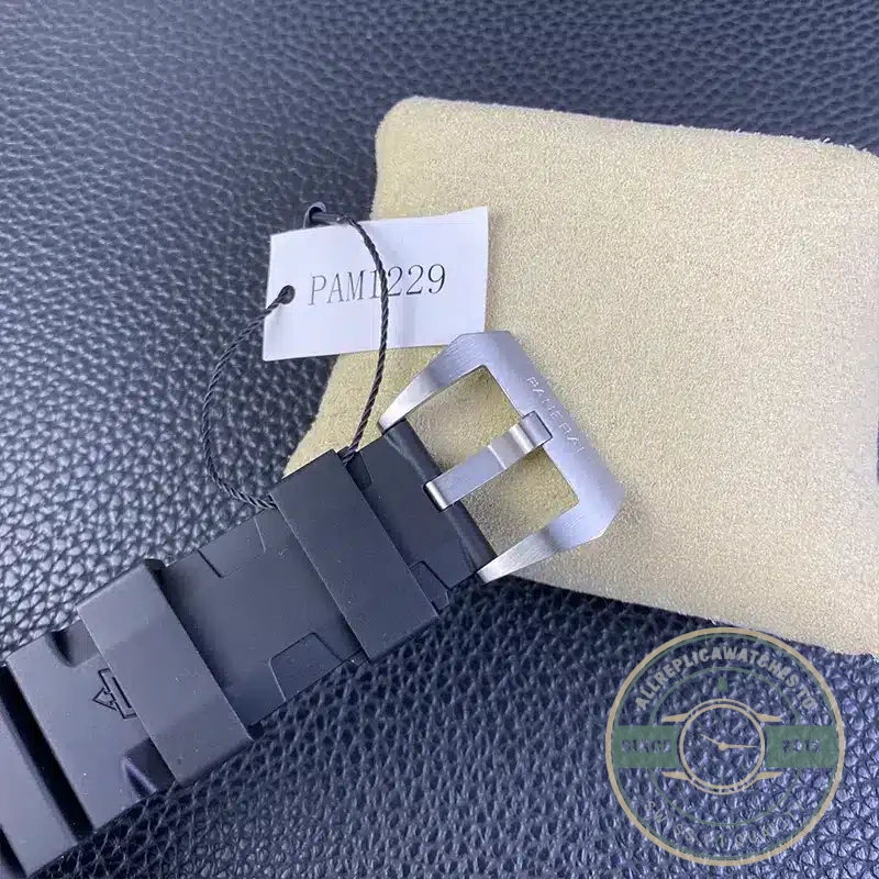 Replica Panerai Submersible Pam1229 44mm - Budget Luxury Replica Watch