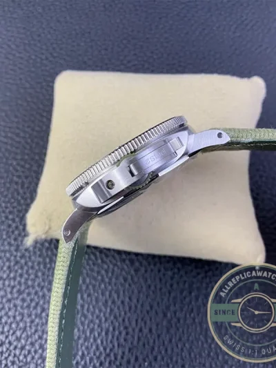Replica Panerai Submersible PAM1287 QuarantaQuattro Verde Smeraldo - 1:1 Swiss Replica Watch