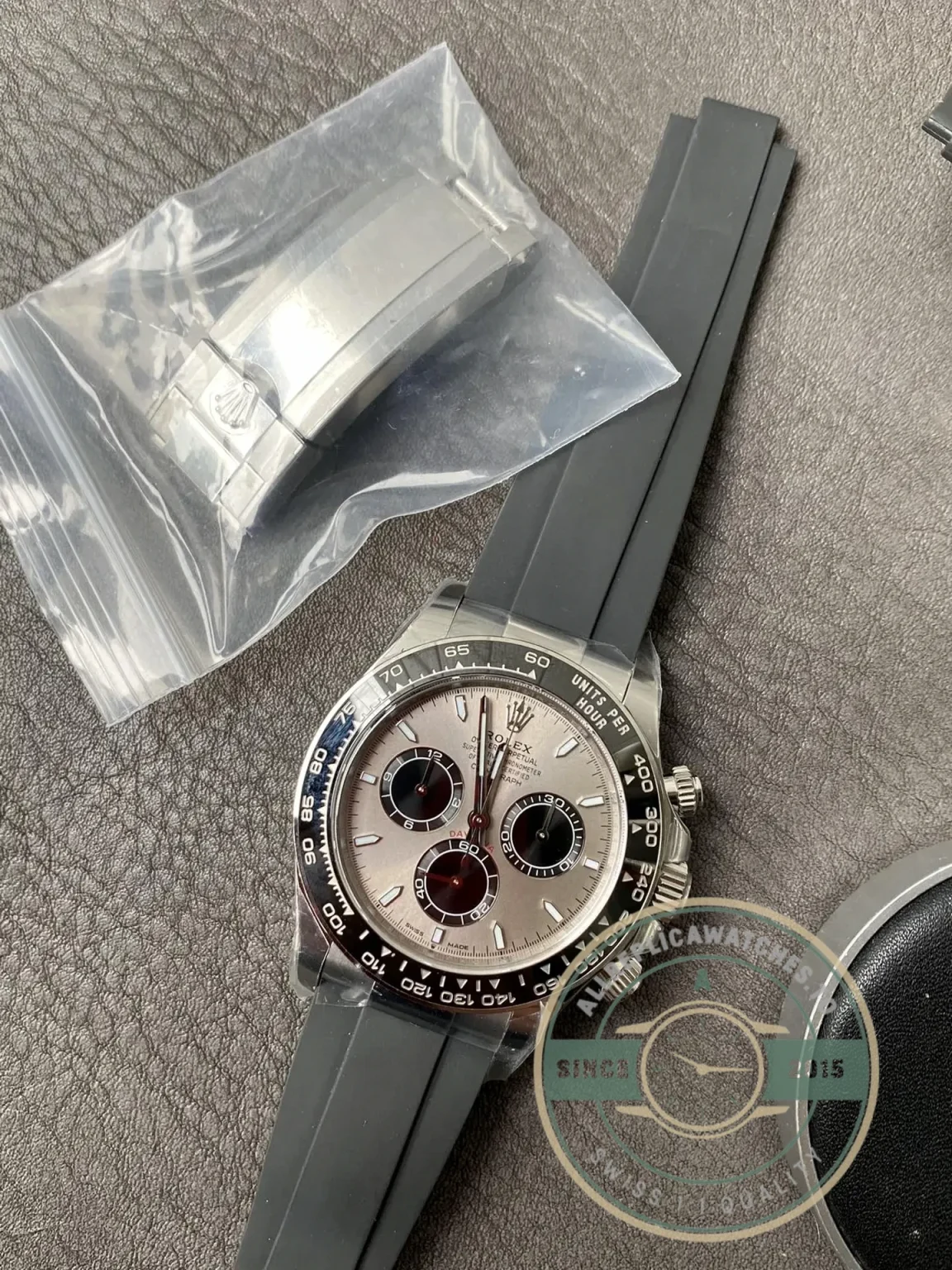 Side profile of the Daytona 126519LN meteorite showing Oysterflex rubber strap and folding clasp