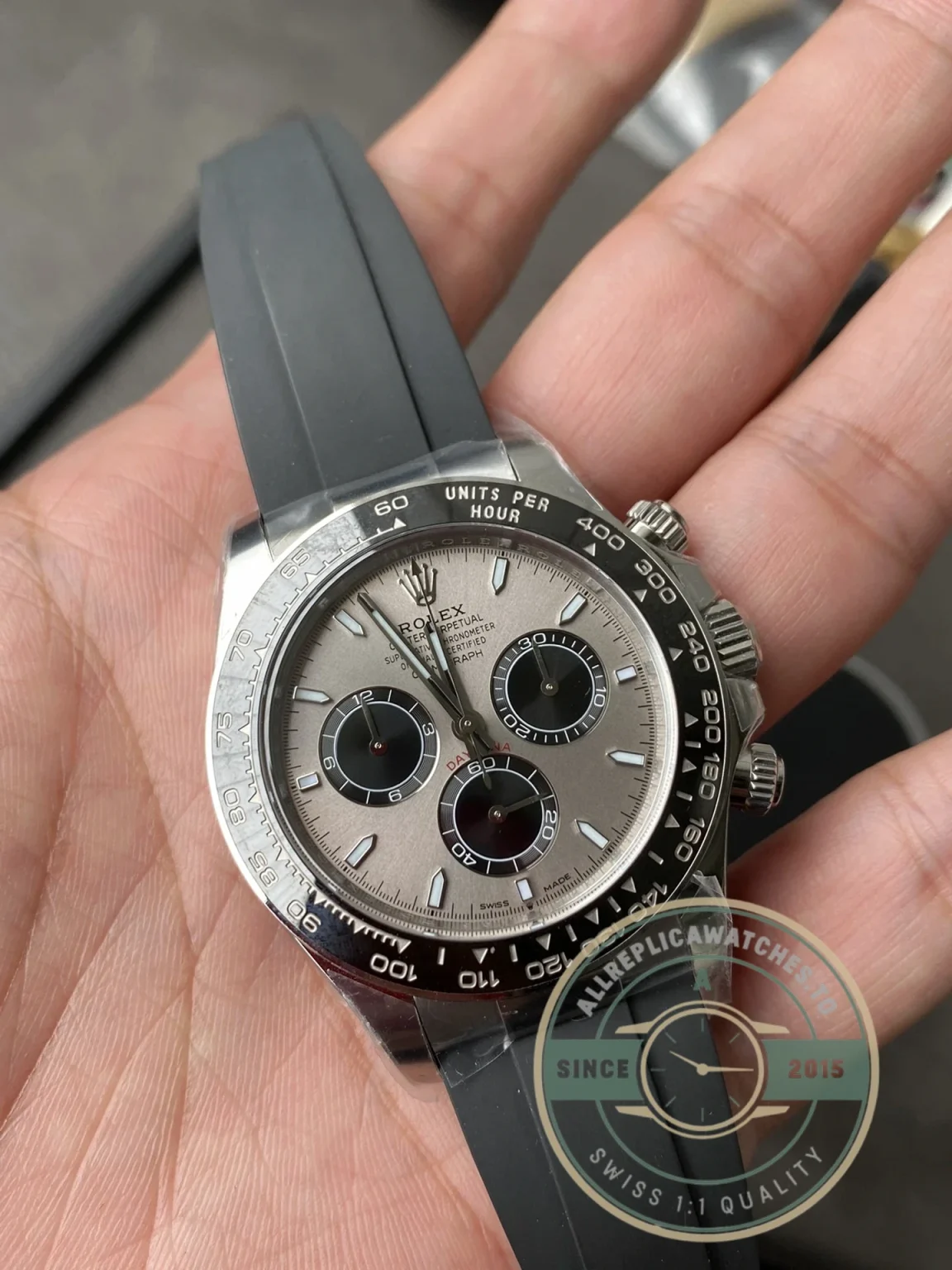 Clasp mechanism of the Daytona 126519LN Oysterflex with Oysterlock safety clasp