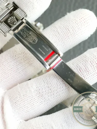 Replica Rolex Submariner Iced Out 116610LV 40mm Green Diamond Bezel - Swiss-Made Clone Watch