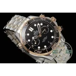 Sedna gold alloy resisting fade across bezel and bracelet, two-tone Seamaster super clone