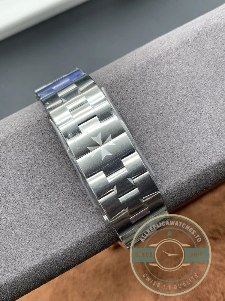 Replica Vacheron Constantin Overseas Series 2000V Blue Dial - Best Quality Replica Watch