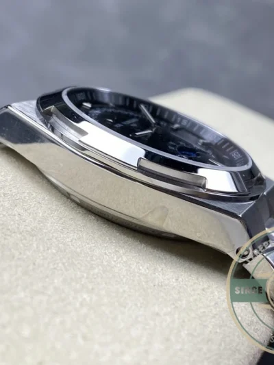 Replica Vacheron Constantin Overseas Series 4000V, 41mm Black Dial - 1:1 Swiss Replica Watch