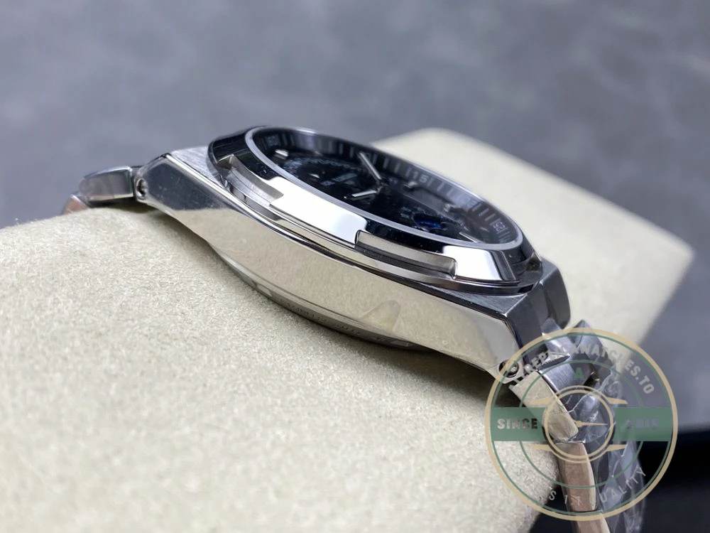 Replica Vacheron Constantin Overseas Series 4000V, 41mm Black Dial - 1:1 Swiss Replica Watch