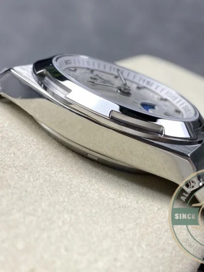 Replica Vacheron Constantin Overseas Series 4000V, White Dial 41mm - Luxury Replica Watch