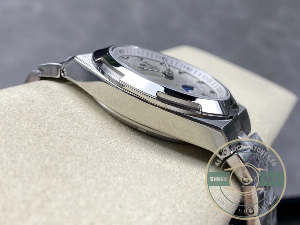 Replica Vacheron Constantin Overseas Series 4000V, White Dial 41mm - Luxury Replica Watch