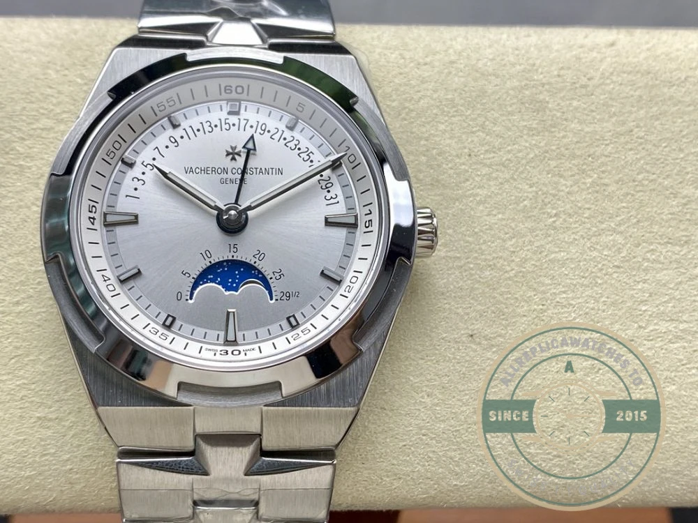 Replica Vacheron Constantin Overseas Series 4000V, White Dial 41mm - Best Quality Replica Watch