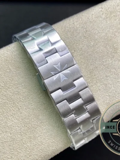 Replica Vacheron Constantin Overseas Series 5500V - Premium Super Clone Watch
