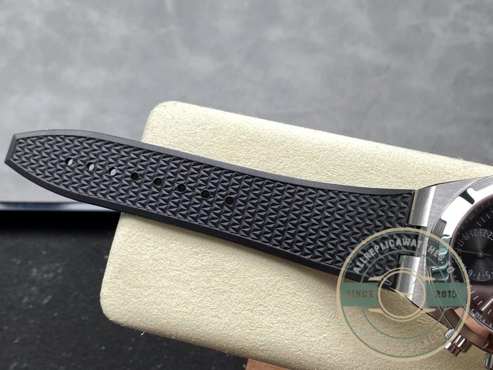 Replica Vacheron Constantin Overseas Series 7920V/210A-B546, 41mm - High-Grade Replica Watch