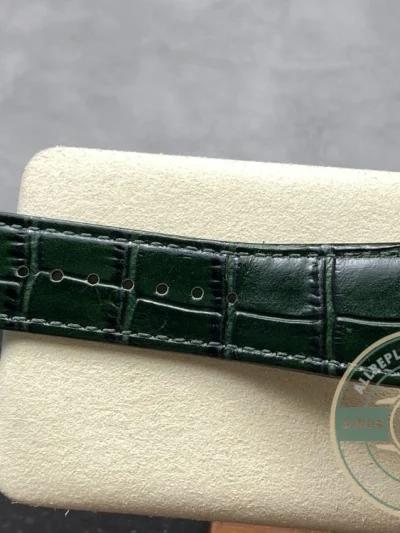 Replica Vacheron Constantin Overseas Series 7920V/210R-B965 41mm Green Dial - Budget Luxury Replica Watch
