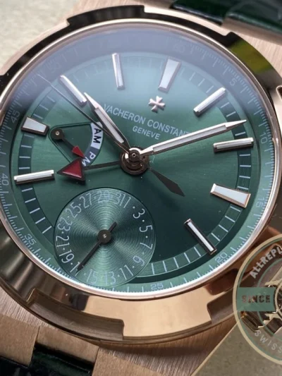 Replica Vacheron Constantin Overseas Series 7920V/210R-B965 41mm Green Dial - Top-Tier Swiss Replica Watch
