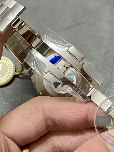 Replica Vacheron Constantin Overseas Series P47040/000A-9008 - Budget Luxury Replica Watch