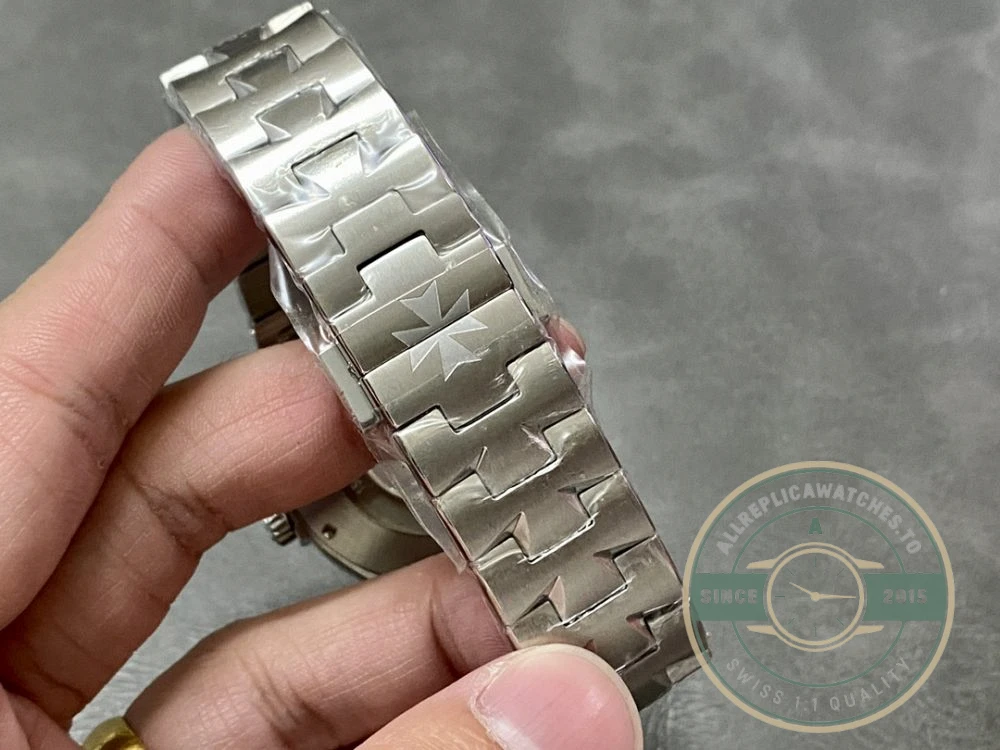 Replica Vacheron Constantin Overseas Series P47040/000A-9008, 42mm Blue Dial - Factory Super Clone Watch