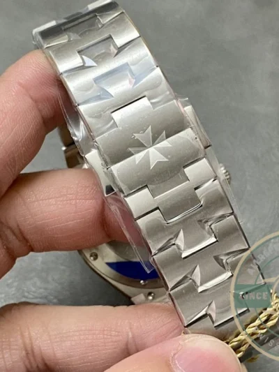Replica Vacheron Constantin Overseas Series P47040/000A-9008 - Affordable Luxury Replica Timepiece