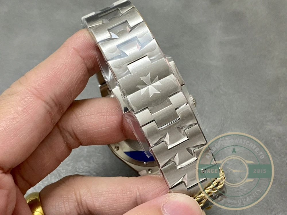 Replica Vacheron Constantin Overseas Series P47040/000A-9008 - Affordable Luxury Replica Timepiece