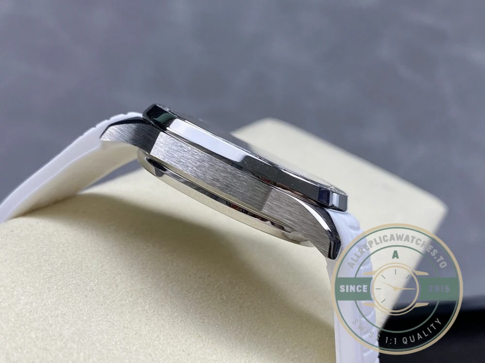 Superclone Aquanaut 5267/200A-010, Patek Philippe Luce 38.8 mm, Steel - Swiss Movement Replica Watch