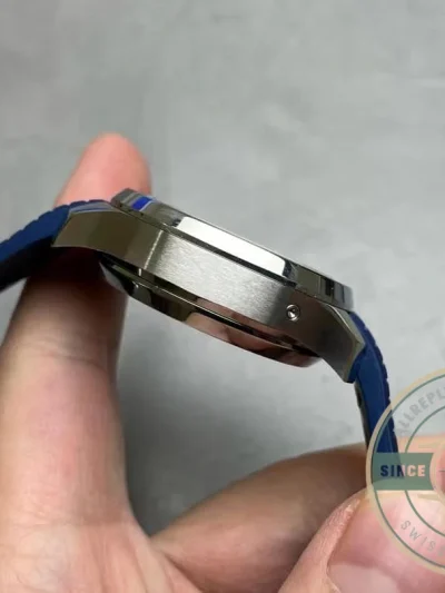 Superclone Aquanaut 5968A-001 Patek Philippe Chronograph 42.2 mm, Steel, 5968A-001 Blue Strap - Swiss-Made Clone Watch