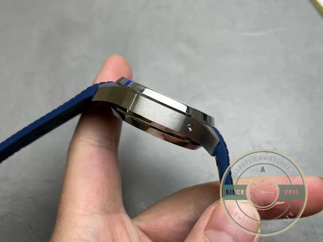 Superclone Aquanaut 5968A-001 Patek Philippe Chronograph 42.2 mm, Steel, 5968A-001 Blue Strap - Swiss-Made Clone Watch