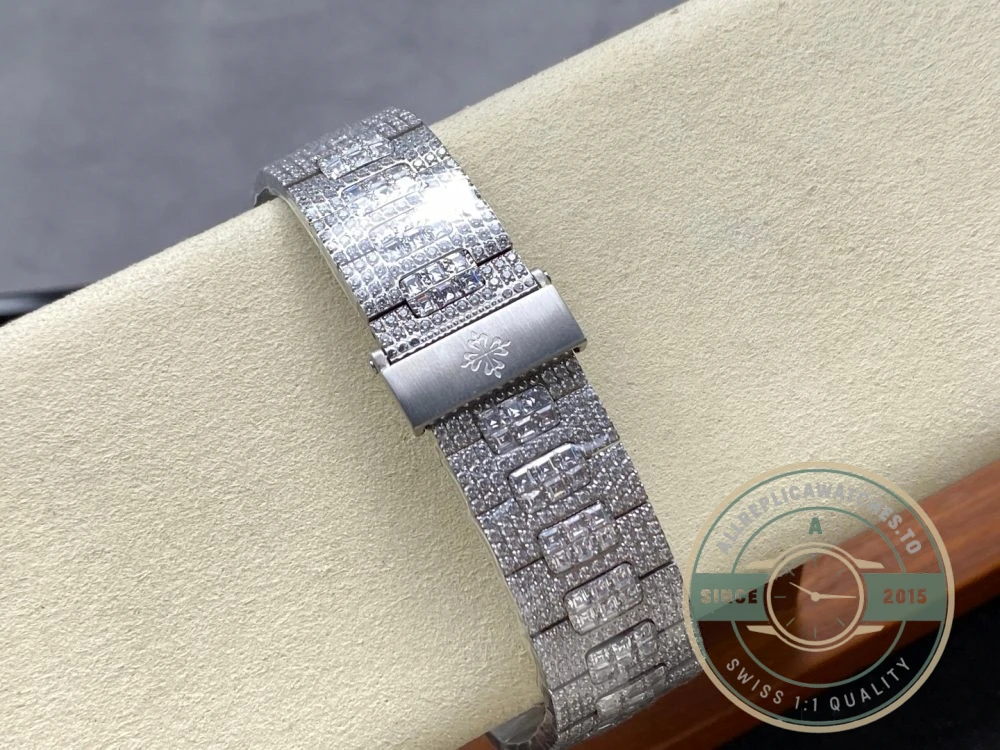 Superclone Cubitus 5821/1AR Patek Philippe 45 mm White Dial, Diamond - Swiss Movement Replica Watch