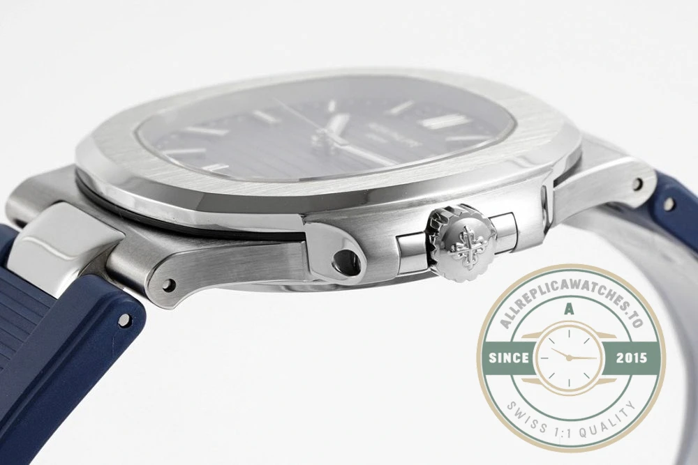 Superclone Nautilus 5711-001 Patek Philippe 40 mm, Dark Blue Dial, Blue Rubber - Best Quality Replica Watch