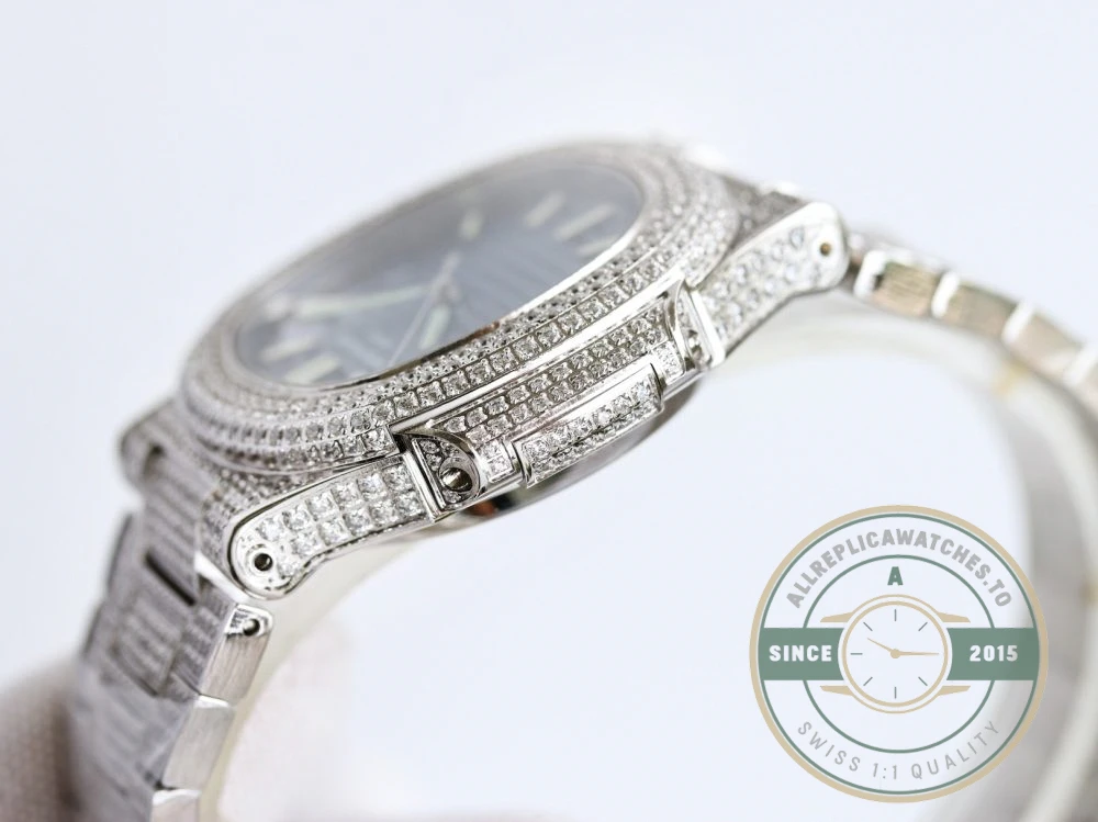 Superclone Nautilus 5711-1300A-001 Patek Philippe 40 mm, Blue Dial, Iced Out - High-Grade Replica Watch