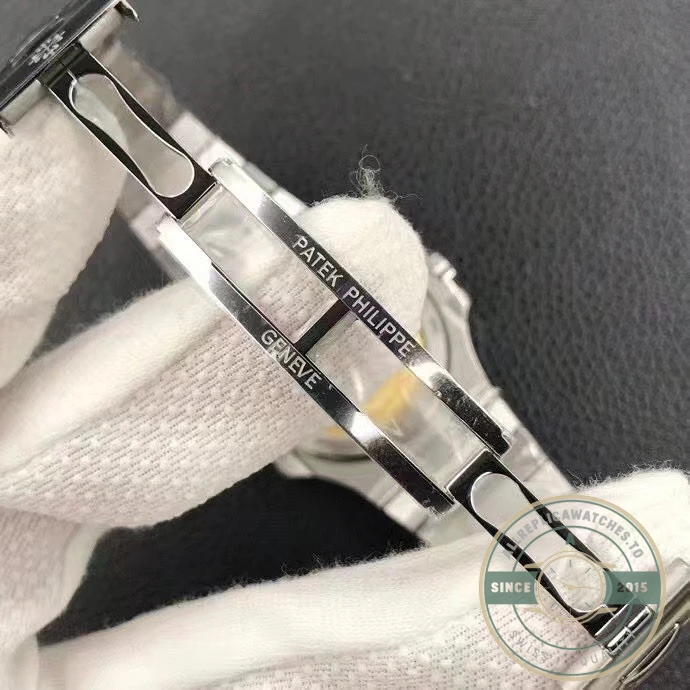 Superclone Nautilus 5711-1300A-001 Patek Philippe 40 mm, Green Dial, Baguette Bezel - Factory Super Clone Watch