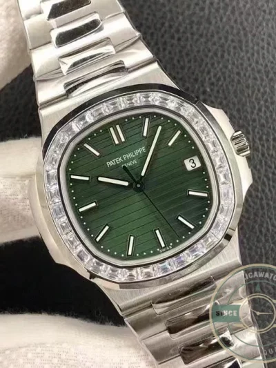 Superclone Nautilus 5711-1300A-001 Patek Philippe 40 mm, Green Dial, Baguette Bezel - Factory Super Clone Watch