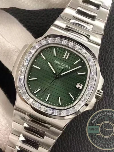 Superclone Nautilus 5711-1300A-001 Patek Philippe 40 mm, Green Dial, Baguette Bezel - Best Quality Replica Watch