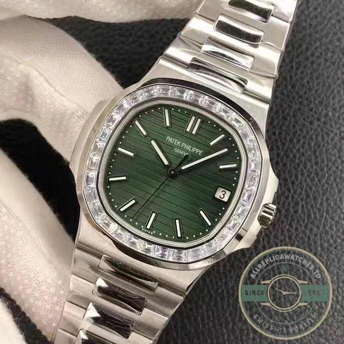Superclone Nautilus 5711-1300A-001 Patek Philippe 40 mm, Green Dial, Baguette Bezel - Best Quality Replica Watch