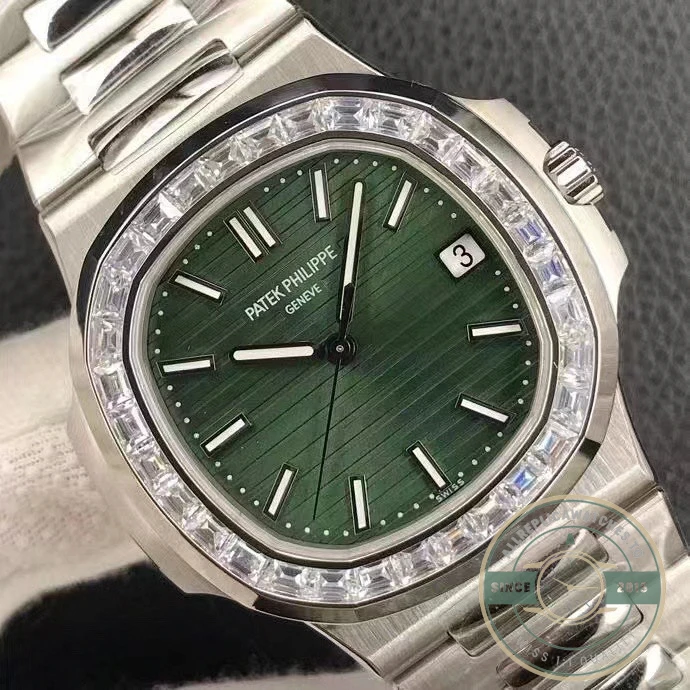 Superclone Nautilus 5711-1300A-001 Patek Philippe 40 mm, Green Dial, Baguette Bezel - Swiss-Made Clone Watch