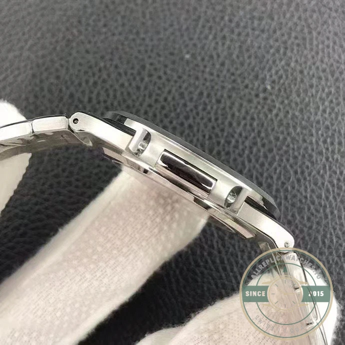 Superclone Nautilus 5711-1300A-001 Patek Philippe 40 mm, Green Dial, Baguette Bezel - Affordable Super Clone Watch