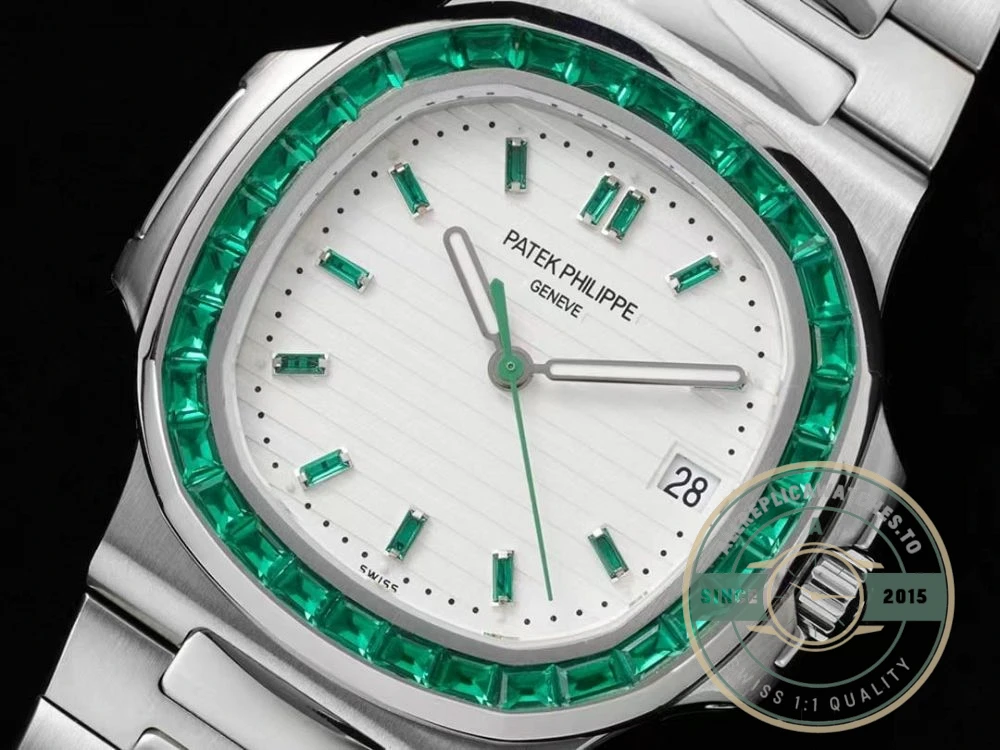 Superclone Nautilus 5711/1A-018 Patek Philippe 40 mm, Stainless Steel White Dial Iced out - Swiss-Made Clone Watch