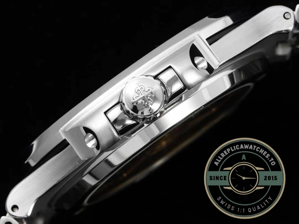 Superclone Nautilus 5711/1A-018 Patek Philippe 40 mm, Stainless Steel White Dial Iced out - Affordable Luxury Replica Timepiece