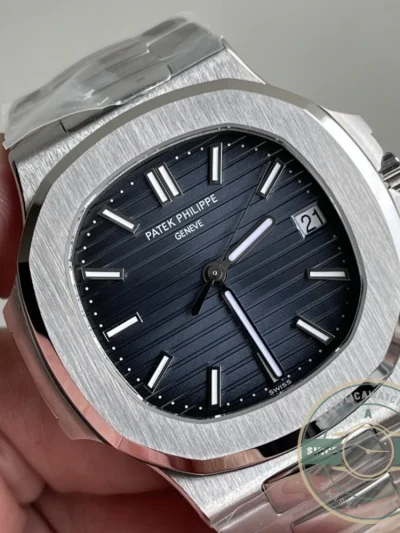 Superclone Nautilus 5711/1A 40 mm, Stainless Steel, Black Dial - Affordable Luxury Replica Timepiece