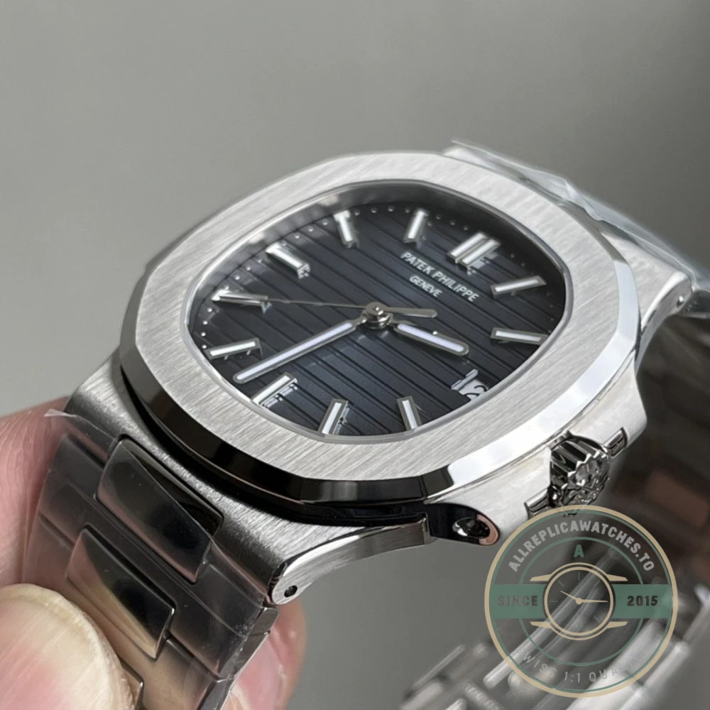 Superclone Nautilus 5711/1A 40 mm, Stainless Steel, Black Dial - Top-Tier Swiss Replica Watch