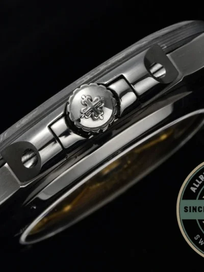 Superclone Nautilus 5711/1A Patek Philippe Carbon 40 mm, Carbon, Black Dial - 1:1 Swiss Replica Watch