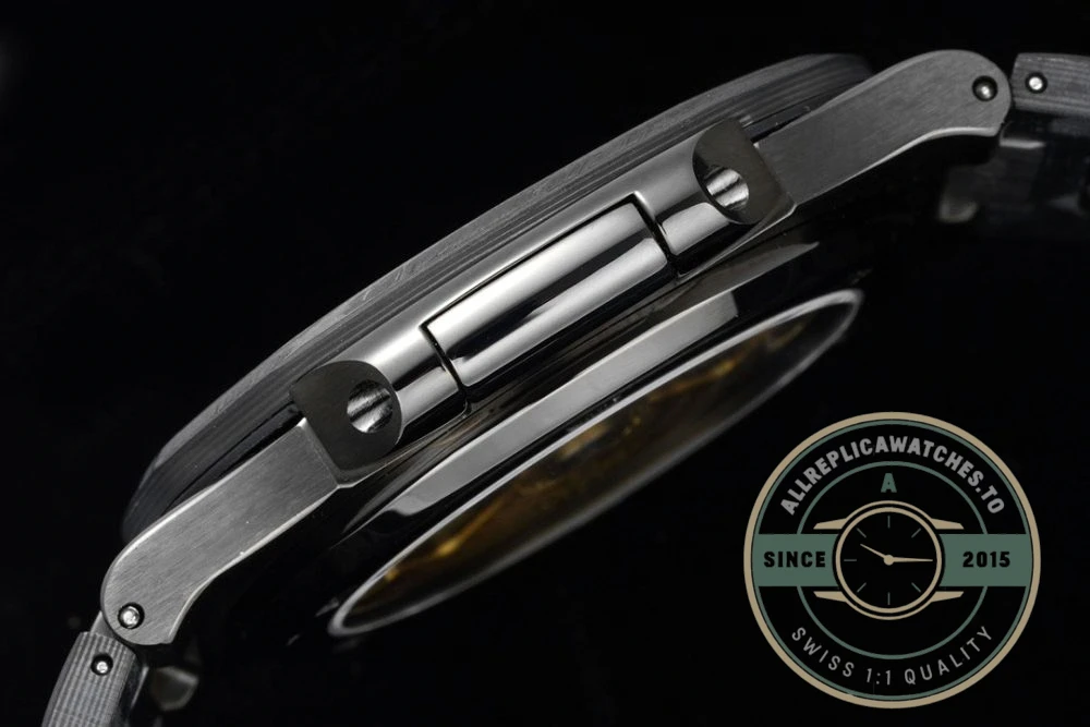 Superclone Nautilus 5711/1A Patek Philippe Carbon 40 mm, Carbon, Black Dial - Swiss Movement Replica Watch