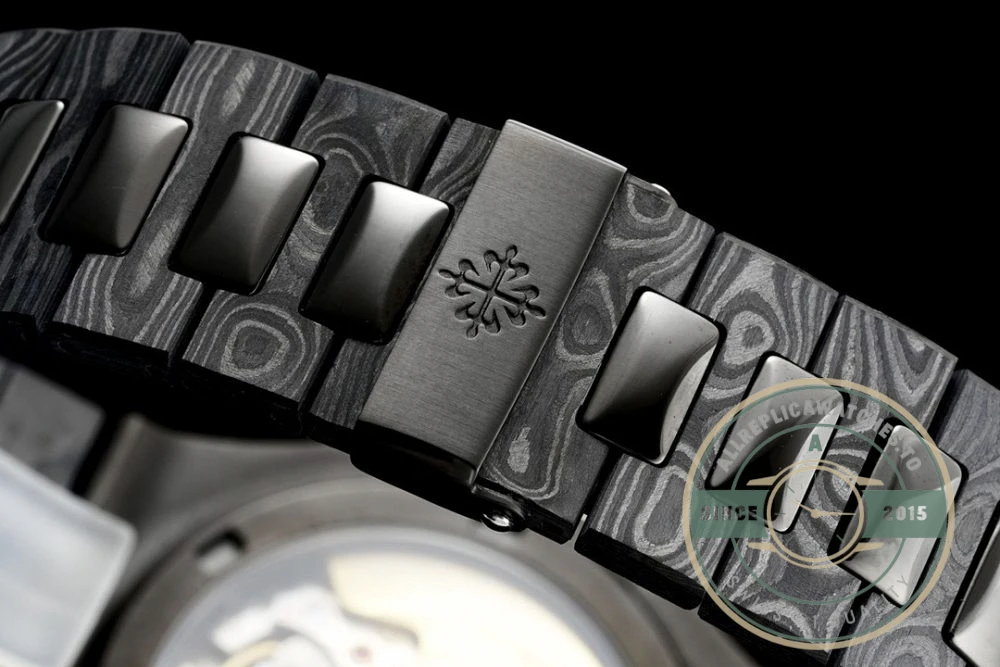 Superclone Nautilus 5711/1A Patek Philippe Carbon 40 mm, Carbon, Black Dial - Affordable Luxury Replica Timepiece
