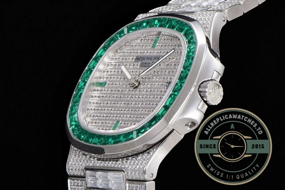 Superclone Nautilus 5719/10G Patek Philippe 40 mm, Green Baguette Diamonds - Top-Tier Swiss Replica Watch