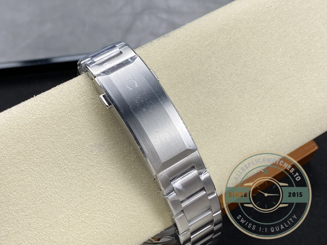 Superclone Omega Planet Ocean 600m ULTRA DEEP, Orange bezel - High-Grade Replica Watch