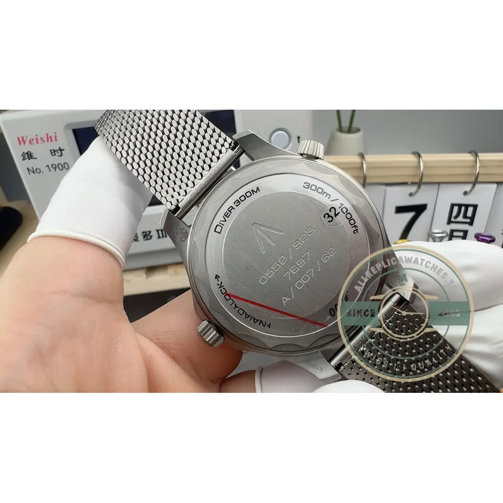 VS8800 automatic, 48-hour reserve, driving this titanium Seamaster Diver 300M super clone