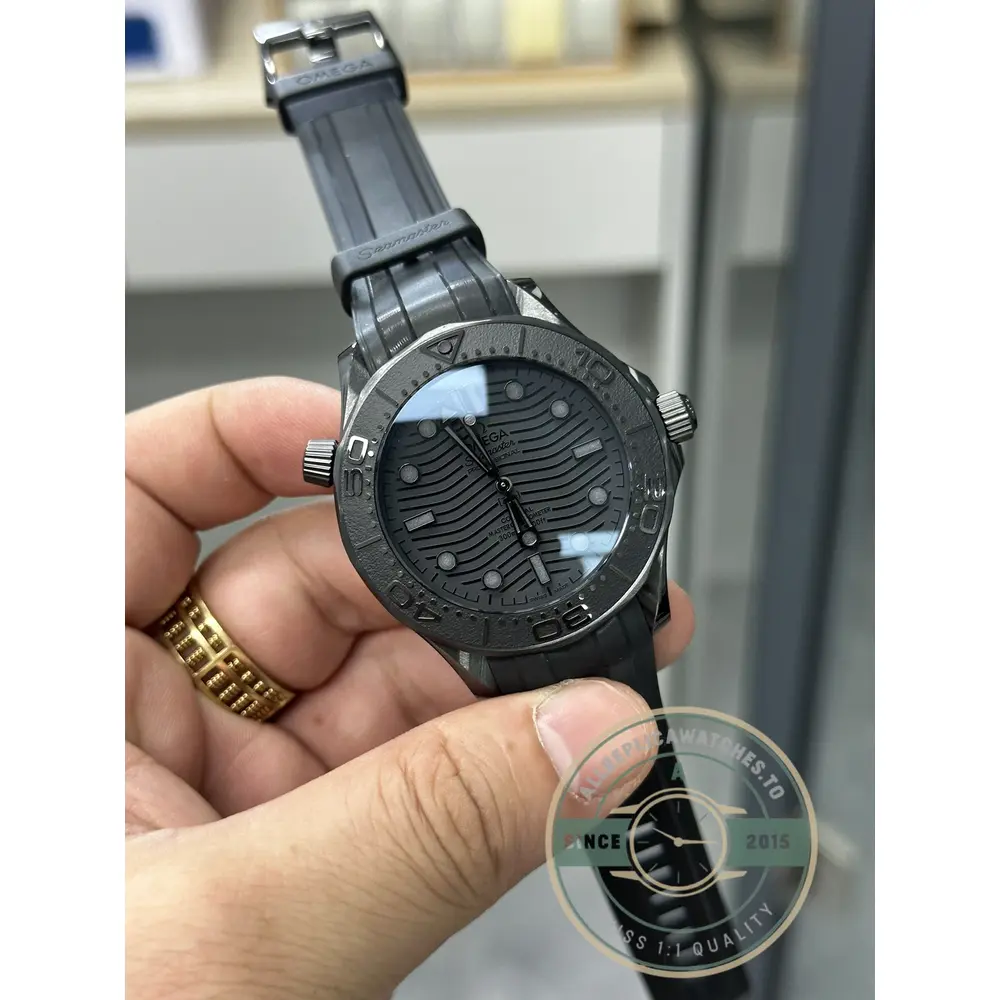 Wave-pattern dial with applied indices filling the 44mm superclone case