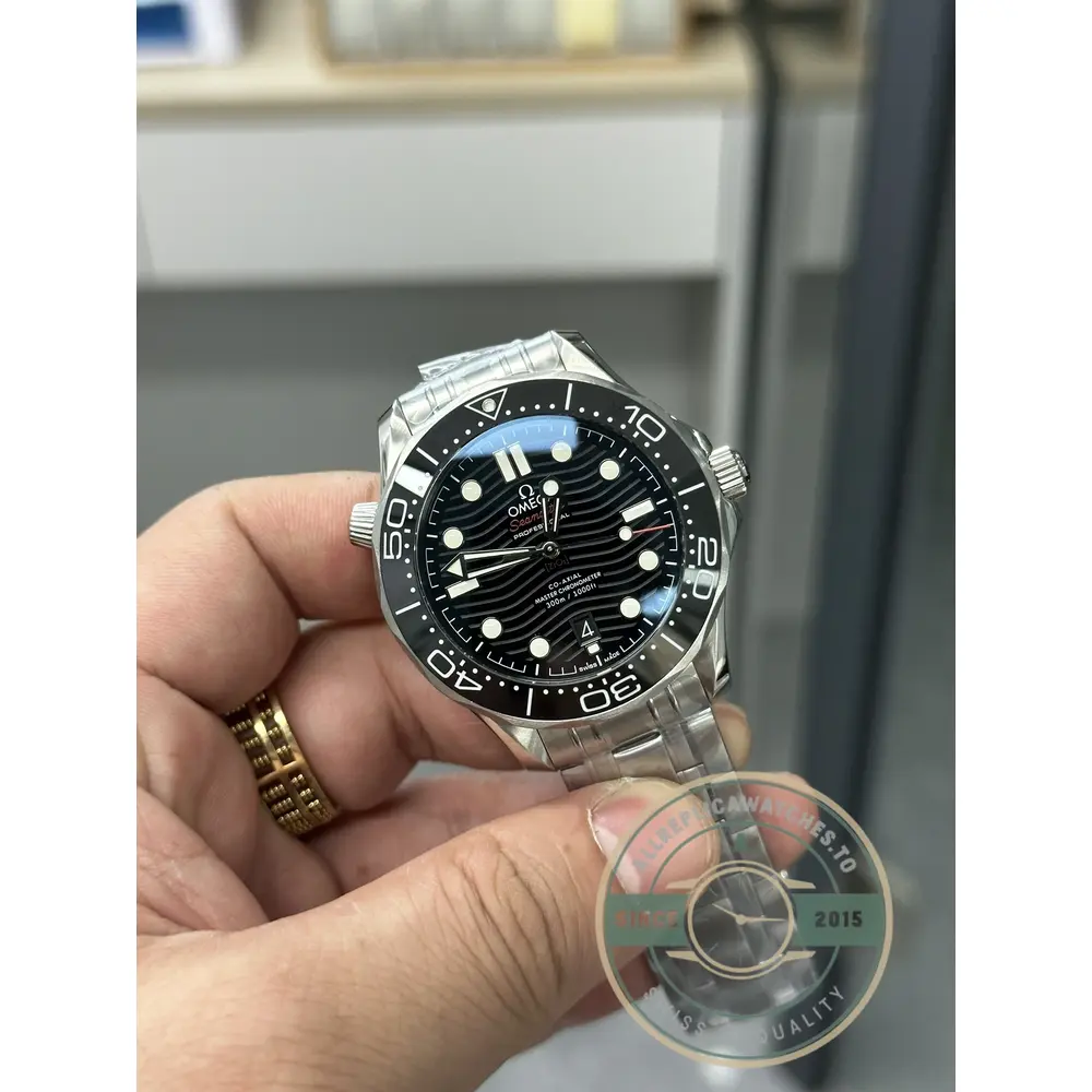 Helium escape valve and screw-down crown on the super clone Seamaster Diver 300M