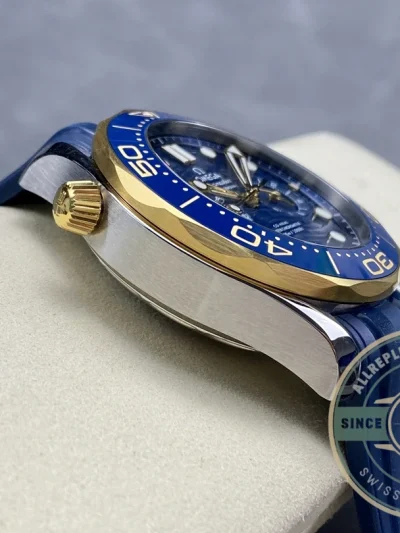 Superclone Omega Seamaster Blue 44mm, Rubber 210.20.44.51.03.001 - 1:1 Swiss Replica Watch