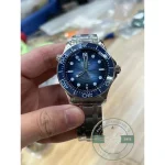 Date window at 6 o'clock keeping the dial symmetrical, super clone Omega Diver 300M in blue