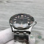 Helium escape valve at ten o'clock on the super clone 007 Diver 300M case