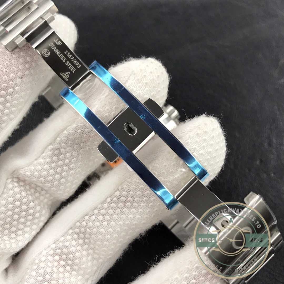 Superclone Omega Seamaster GMT Blue Dial 231.10.43.22.03.001 - High-Grade Replica Watch