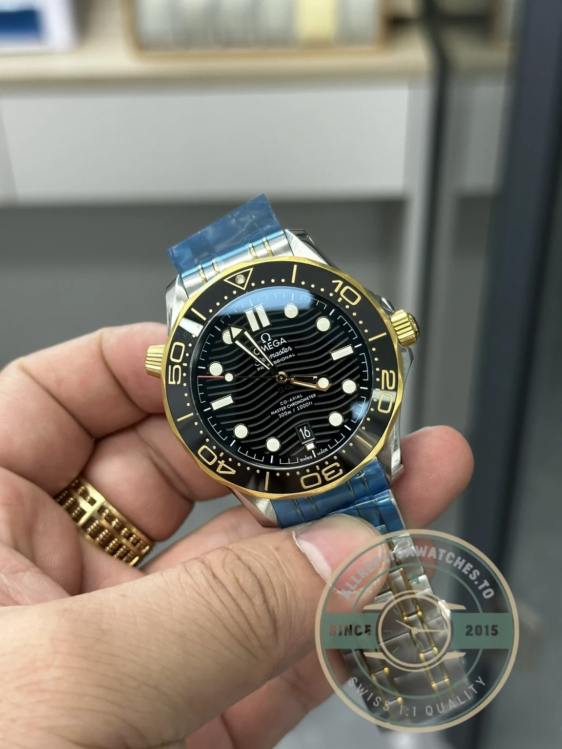 Superclone Omega Seamaster Gold Bezel 210.20.42.20.01.002 - Affordable Super Clone Watch