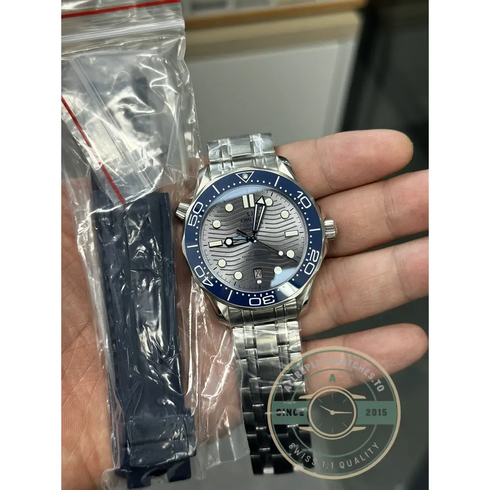 Date display at six o'clock on the grey sunburst dial, Seamaster Diver 300M clone